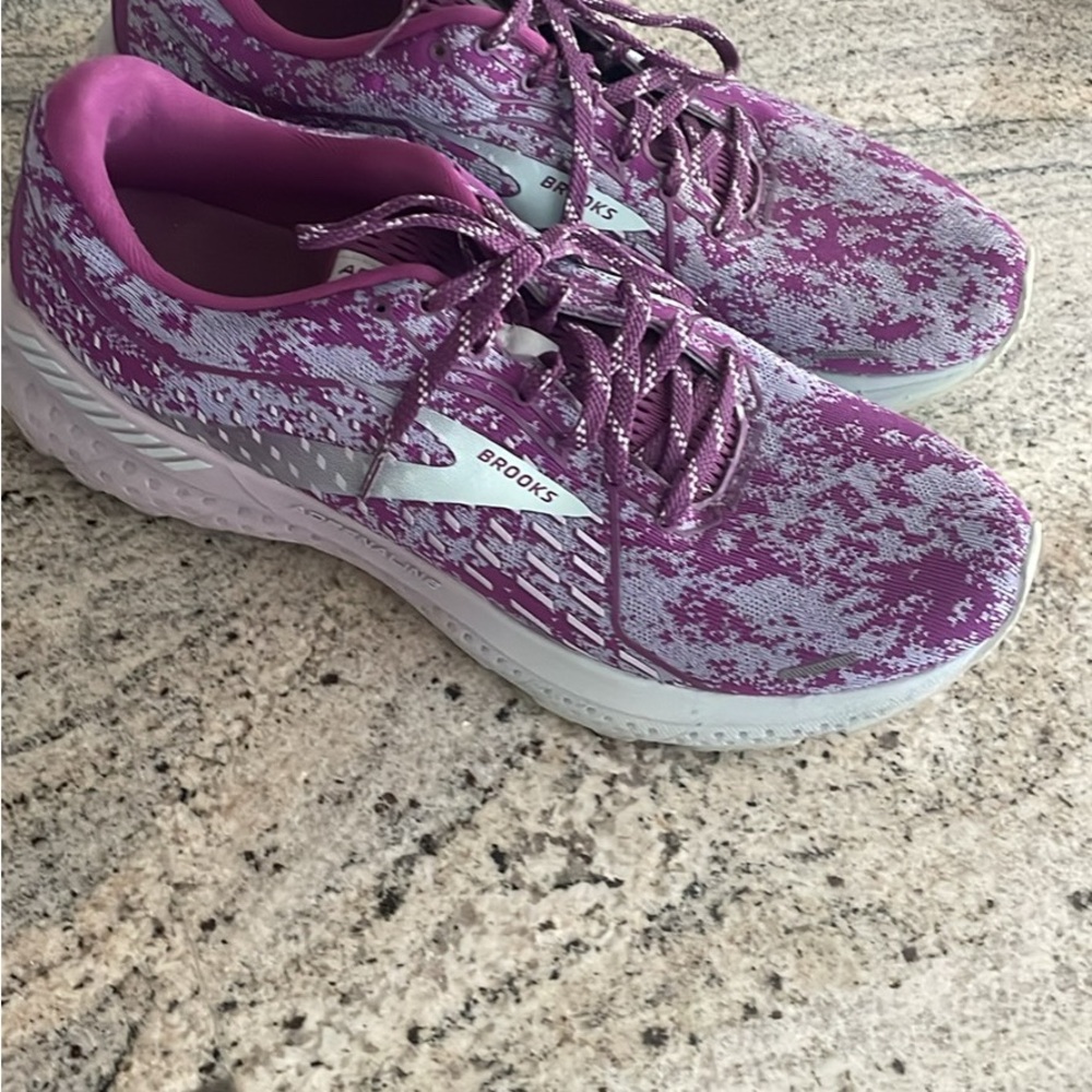 Brooks Purple Athletic Shoes with Patterned Design Size 12